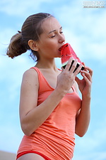 Cute teen skinny pics babe